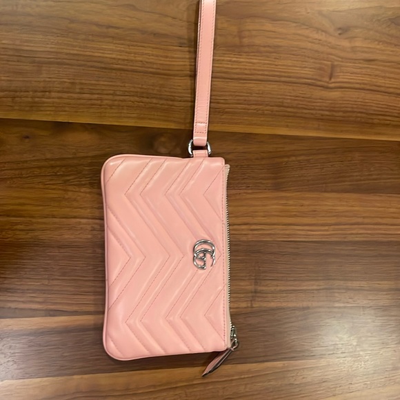 PINK ♥ HEART ♥ Gucci Marmont GG Wristlet clutch purse Maltese Leather handbag - Picture 1 of 8